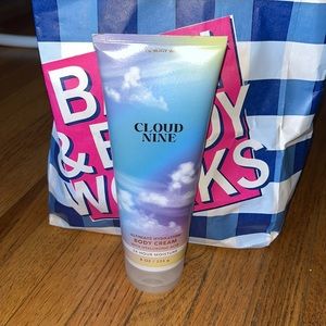 Bath&Body Cloud Nine body Cream